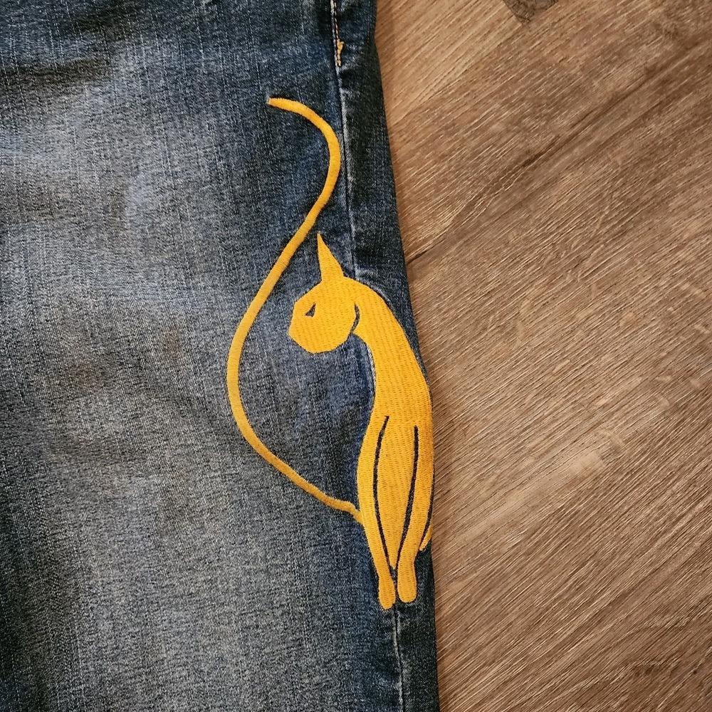 Vintage Baby Phat Y2K Capri Jeans Cat Embroidered McBling Cropped Denim 5 / 6 - Picture 6 of 16